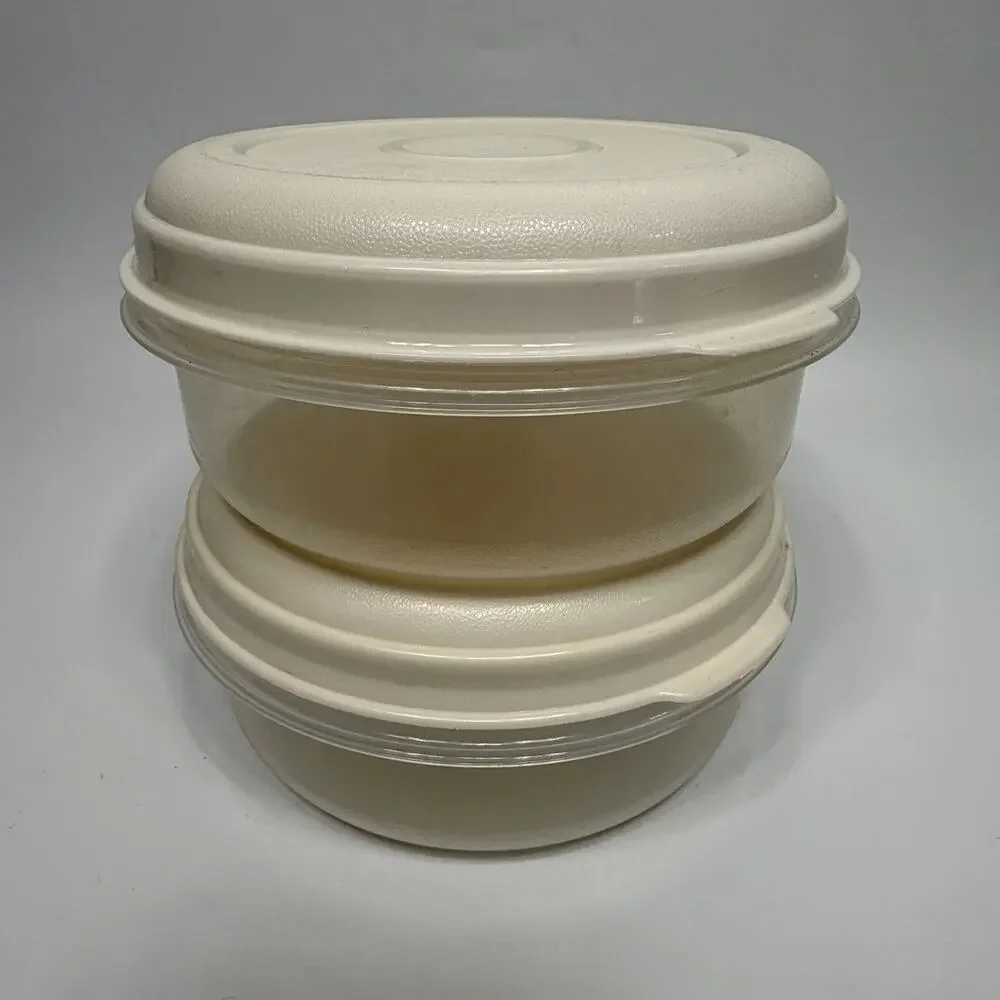 2 Rubbermaid Servin Saver #2 Storage Container Round Almond Lid 1.7 pt 0433